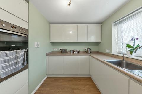 27 Ackroyd Road, Royston, SG8 7DS