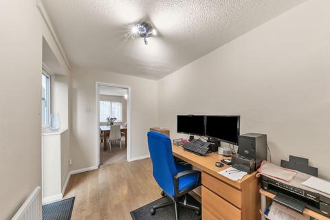 27 Ackroyd Road, Royston, SG8 7DS