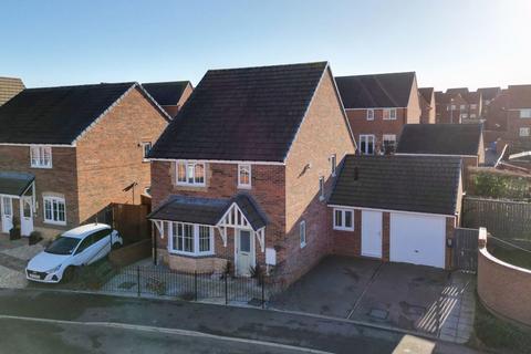 4 bedroom detached house for sale, 73 Kingfisher Drive, Whitby