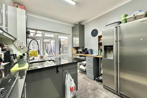 18 Aberdeen Road, Harrow, HA3 7NF