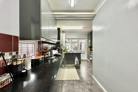18 Aberdeen Road, Harrow, HA3 7NF