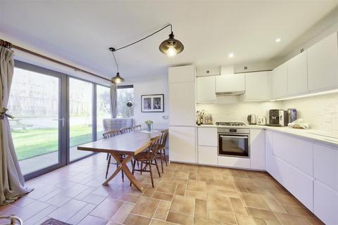 2 bedroom apartment for sale, Elderton House, Brixton SW2