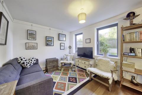 2 bedroom apartment for sale, Elderton House, Brixton SW2