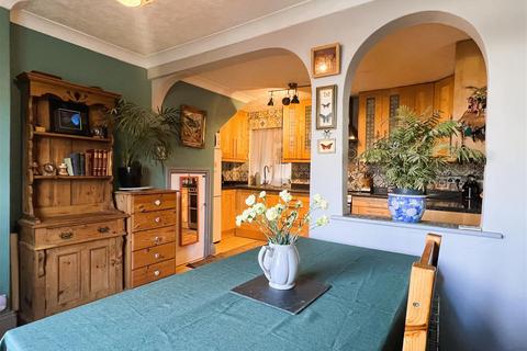 63 Kingsway, South Molton, EX36 4AL