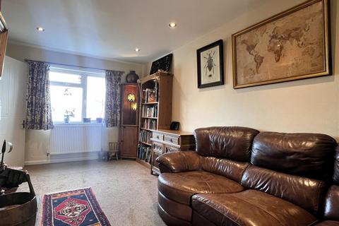 63 Kingsway, South Molton, EX36 4AL