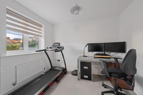 65 Balmoral Drive, Grantham, NG31 8SY