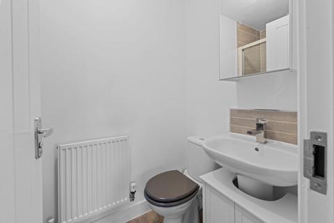 65 Balmoral Drive, Grantham, NG31 8SY