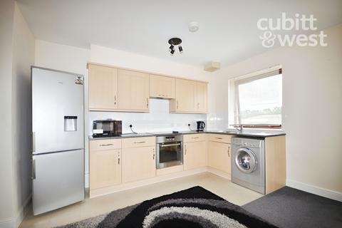 1 bedroom flat to rent, Howlands Court, Commonwealth Drive, RH10