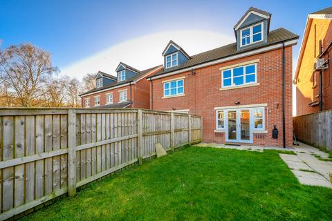 undefined, Moor Knoll Fold, Wakefield, WF3