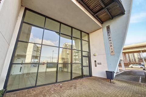 2 bedroom apartment for sale, Alexandria, Victoria Wharf, Watkiss Way, Cardiff