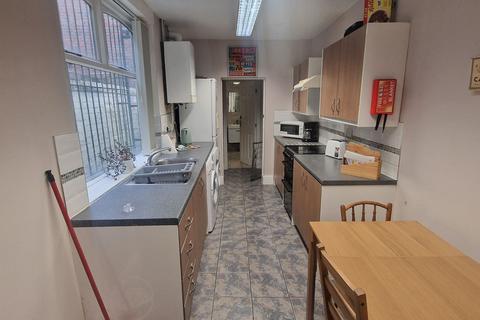 3 bedroom terraced house to rent, Boaler Street, Liverpool