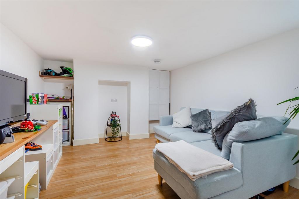 8634726-interior20.jpg