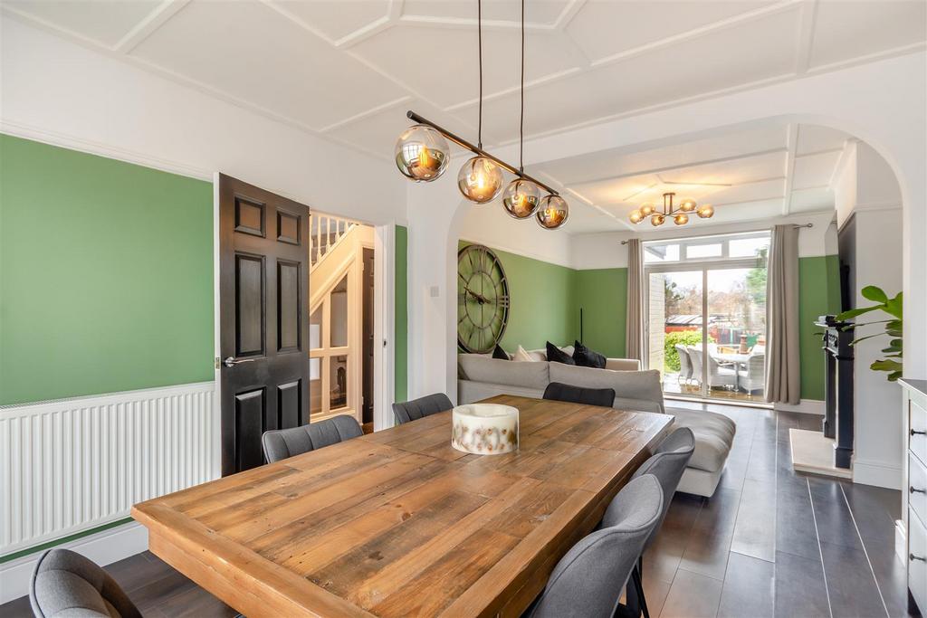 8634726-interior30.jpg