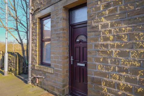 2 bedroom end of terrace house for sale, Lee Mount Road, Halifax