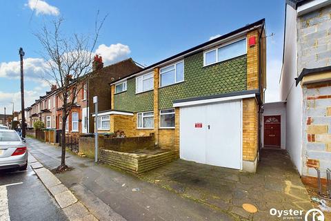 2 bedroom semi-detached house for sale, Holywell Road, Watford, WD18