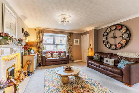 4 bedroom detached house for sale, Blackberry Way, Evesham WR11