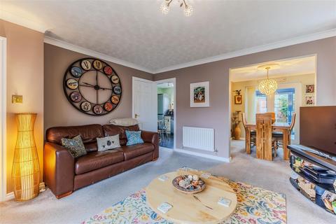 4 bedroom detached house for sale, Blackberry Way, Evesham WR11