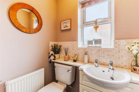 25 Blackberry Way, Evesham, WR11 2AH