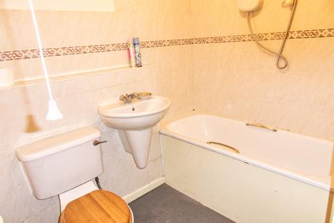 2 bedroom flat to rent, Nursery Road, Ross-on-Wye, HR9