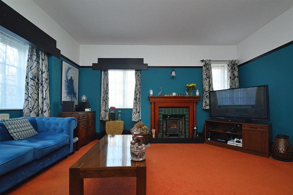 Resized Lounge2.jpg