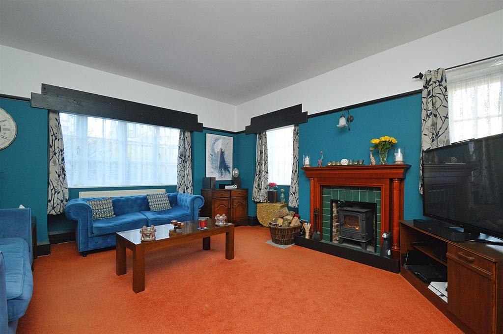 Resized Lounge3.jpg
