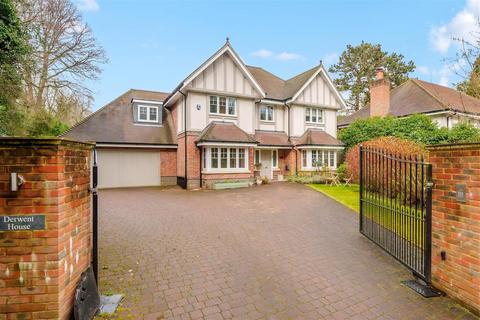5 bedroom detached house to rent, Kingswood