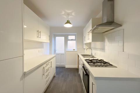 2 bedroom flat for sale, Leigh-on-Sea SS9