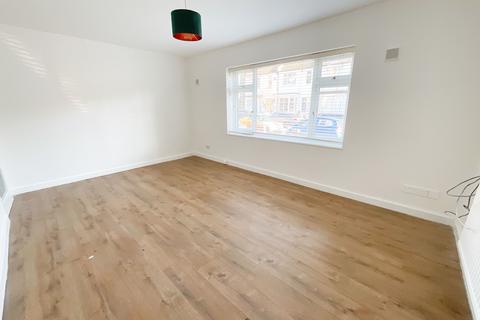 2 bedroom flat for sale, Leigh-on-Sea SS9