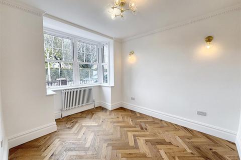 138 Dawlish Road, London, E10 6QN