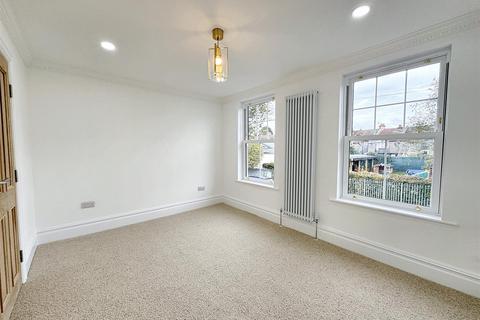 138 Dawlish Road, London, E10 6QN