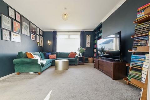 66 Ardencaple Quadrant, Helensburgh, G84 8DR