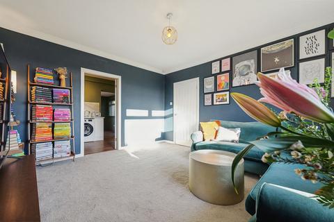 66 Ardencaple Quadrant, Helensburgh, G84 8DR