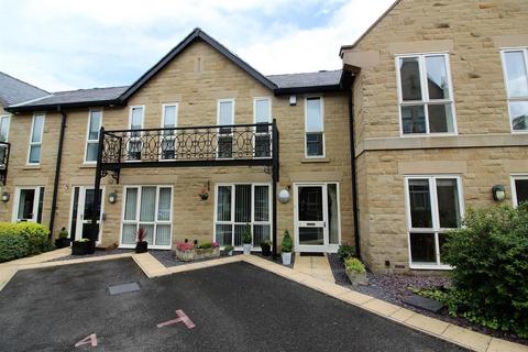 3 bedroom townhouse to rent, Whitworth Terrace, Savile Park, Halifax