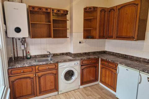 2 bedroom flat to rent, Ravenhill Terrace, Rugeley  WS15 1BS