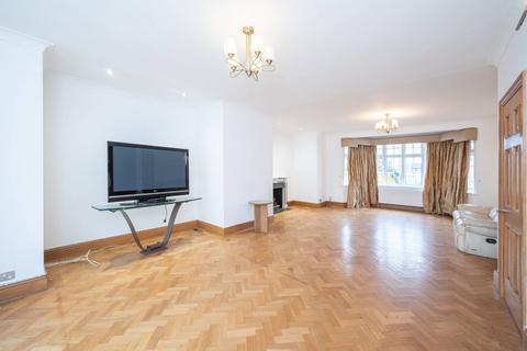 5 bedroom detached house to rent, Crespigny Road, Hendon, London, NW4