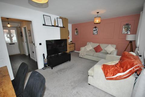 2 bedroom end of terrace house for sale, South Meadow Close, St Crispin, Northampton