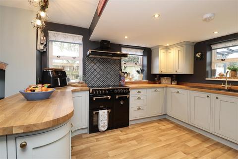 3 bedroom detached house for sale, Hatkill Lane, Full Sutton, York