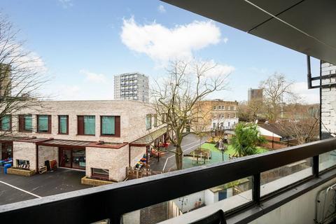 3 bedroom flat for sale, Canute Gardens, South Bermondsey, London, SE16