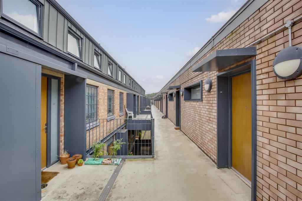 Flat 78, Birch House, Leigh Street, HP11 2 WR-16.jp
