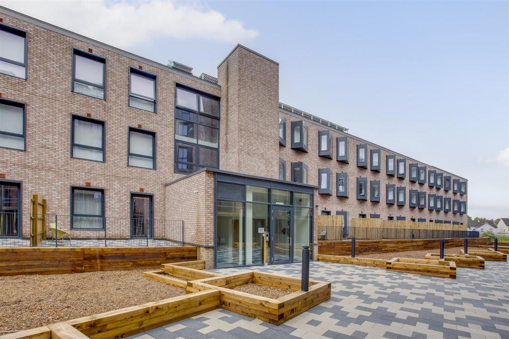 Flat 78, Birch House, Leigh Street, HP11 2 WR-18.jp