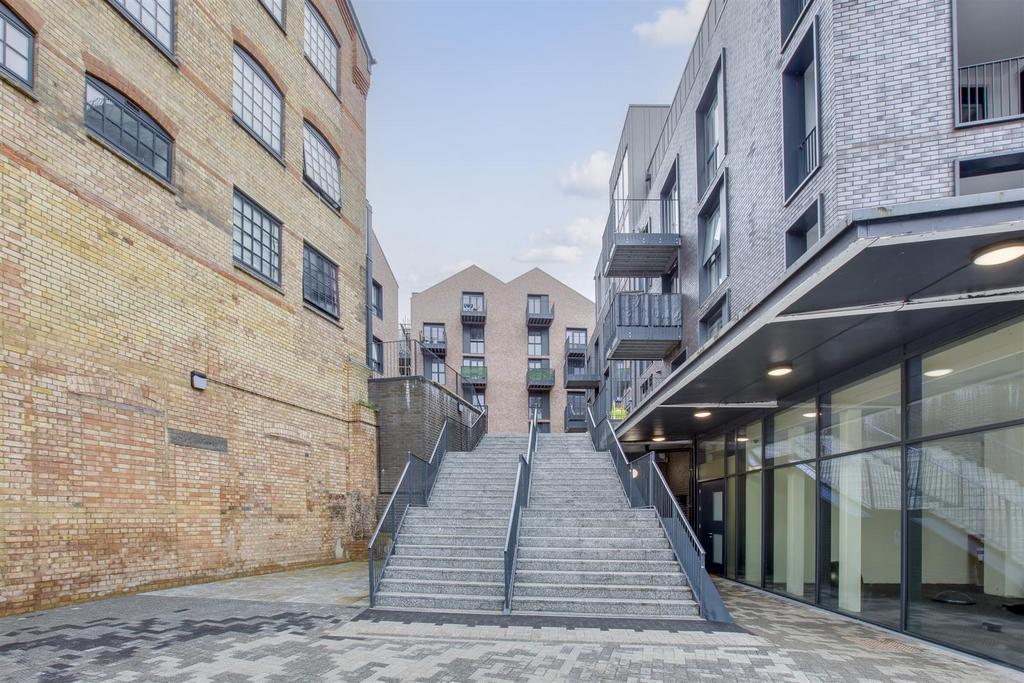 Flat 78, Birch House, Leigh Street, HP11 2 WR-20.jp