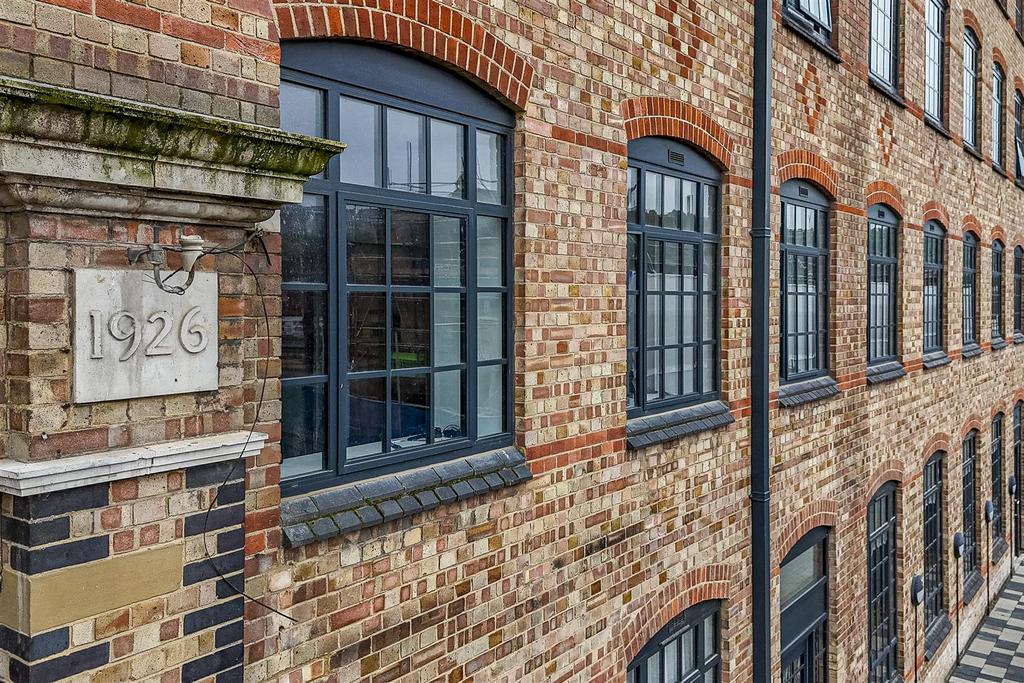 Flat 78, Birch House, Leigh Street, HP11 2 WR-26.jp