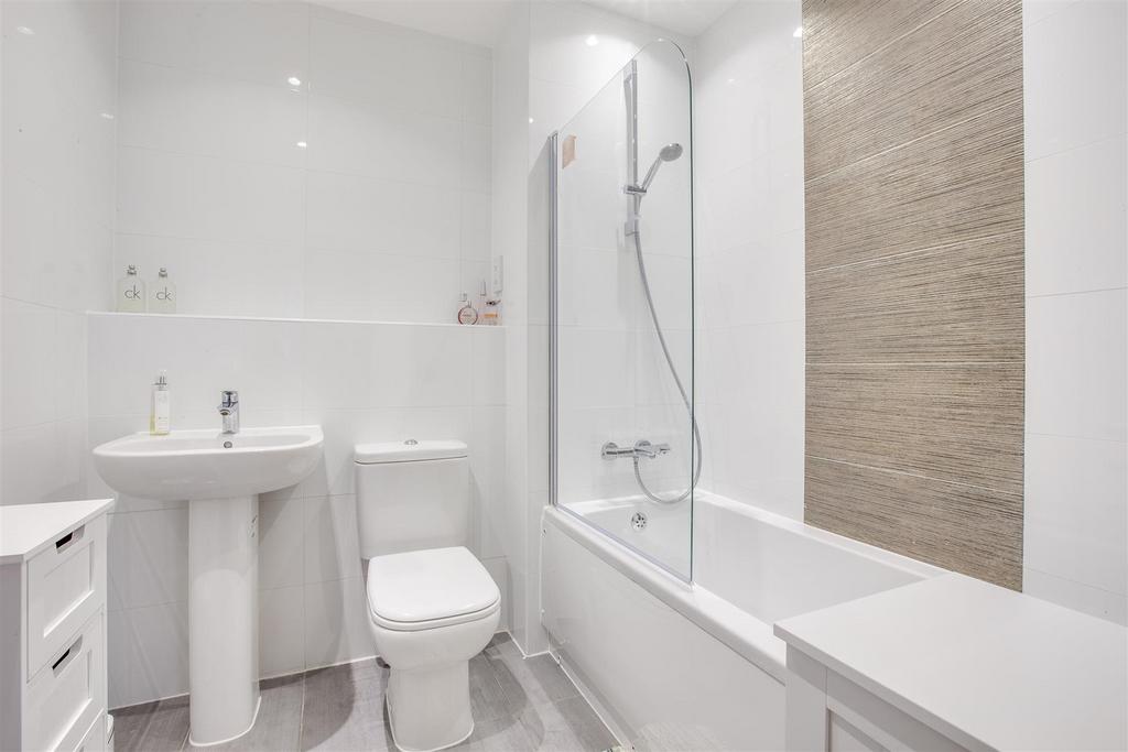 Flat 78, Birch House, Leigh Street, HP11 2 WR-1.jpg