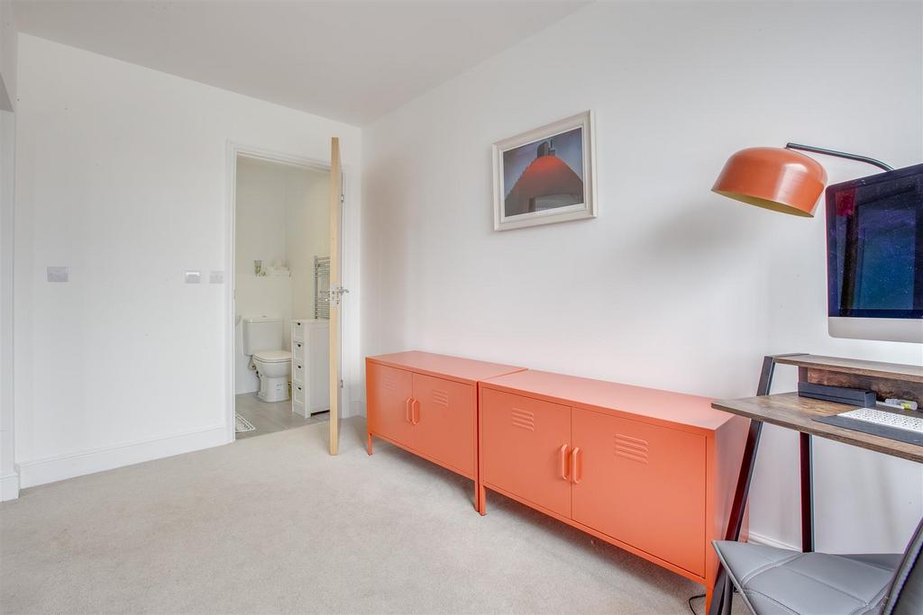 Flat 78, Birch House, Leigh Street, HP11 2 WR-6.jpg