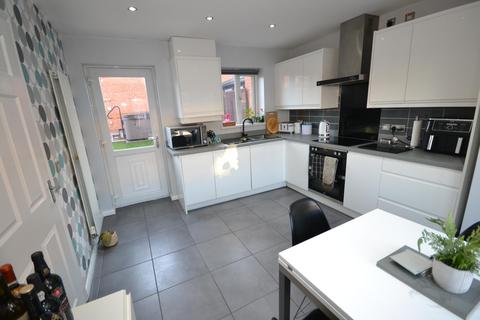 4 bedroom terraced house for sale, Briarwood Close, Hull HU7