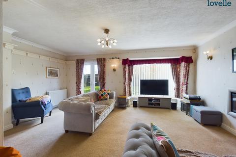 4 bedroom detached house for sale, Gainsborough Road, Middle Rasen, LN8