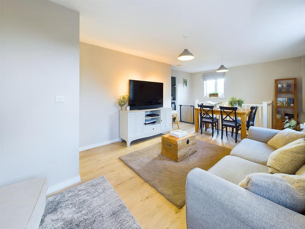 Lounge/Dining Room