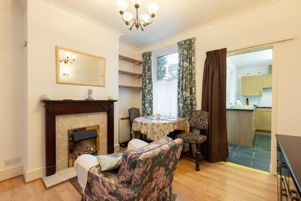 Living dining room-2.jpg