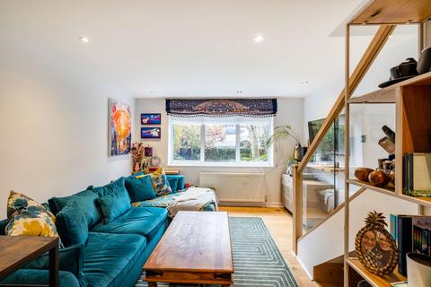 46 Beechwood Road, Caterham, CR3 6NA