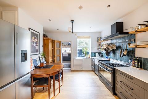 46 Beechwood Road, Caterham, CR3 6NA